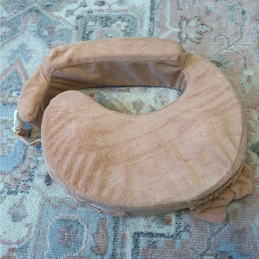 My best friend nursing pillow